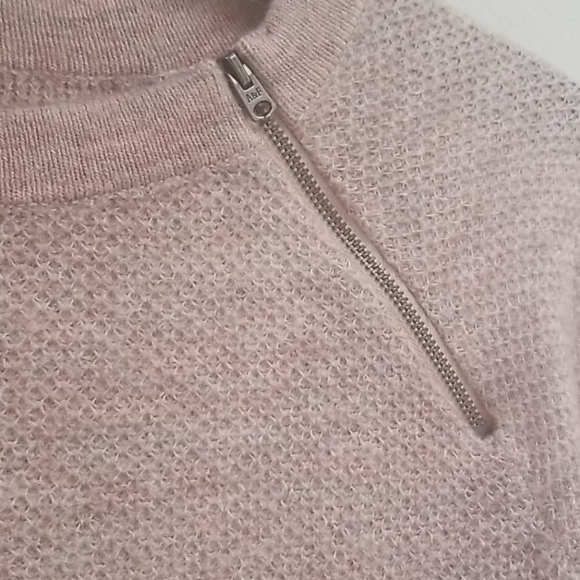 Abercrombie & Fitch Pink Sweater! - Picture 2 of 7